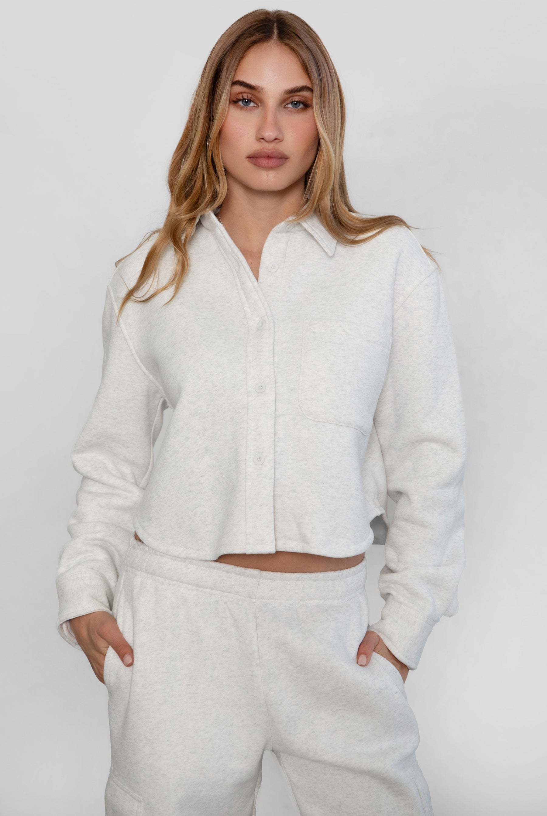 TIC TOC JENNIE cropped fleece shacket in heather white with button-up front and front pocket detail
