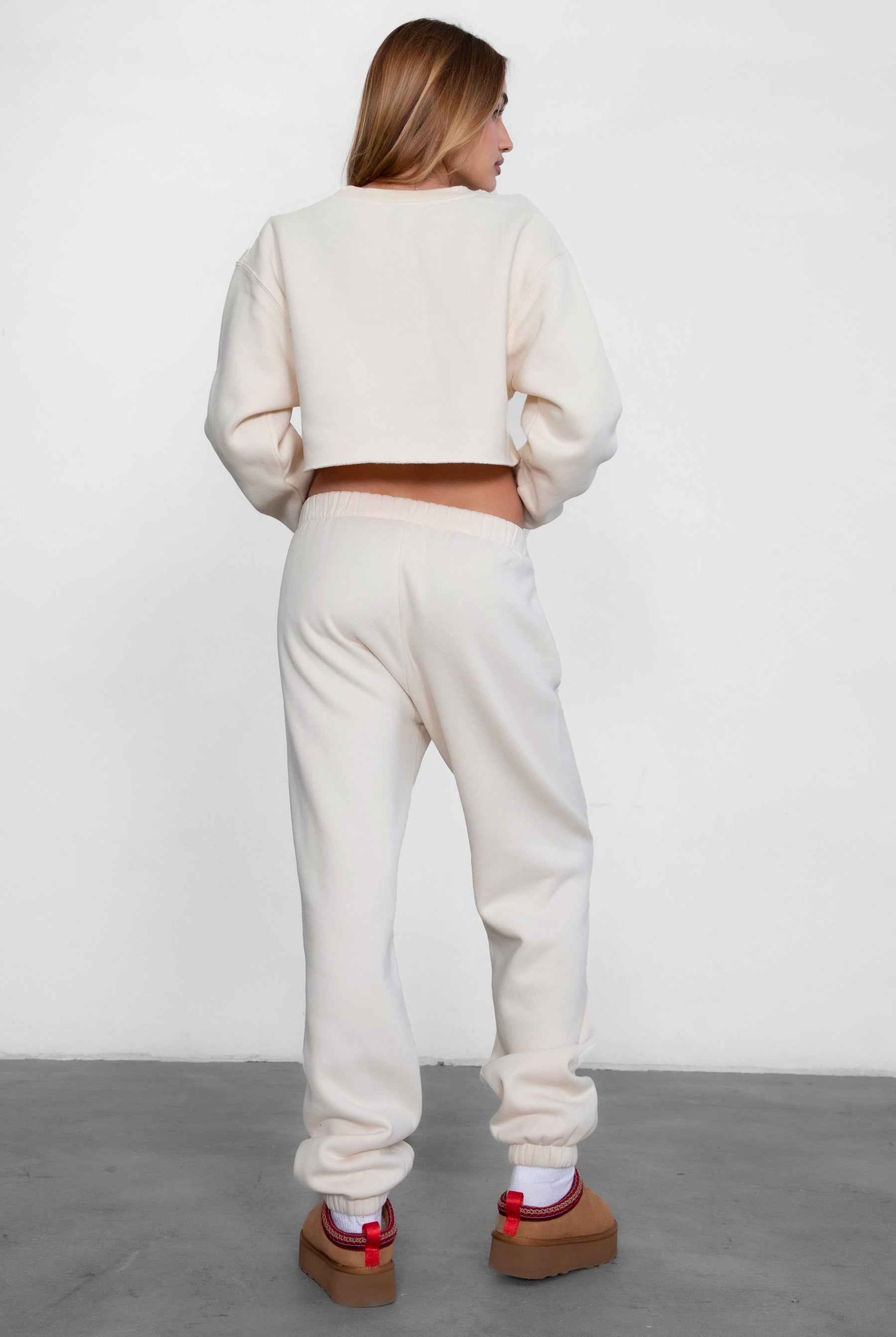 TIC TOC DOVE high waist fleece sweatpants in ECRU with elasticated waistband and side pockets