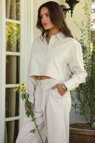 PH29607-CAMBRIDGE Mid Rise Linen Wide Leg Pants&nbsp; offer effortless elegance with a relaxed, tailored edge. Designed with a mid-rise fit, front clasp and zipper closure, belt loops, and both front and back pockets, these pants feature subtle pleats and a floor-grazing wide leg for a flattering, flowy silhouette. Crafted from a breathable, lightweight linen blend—perfect for lounging, travel, or a breezy boho-inspired look.

Pairs perfectly with matching tops (sold separately: TH29605, TH29609).