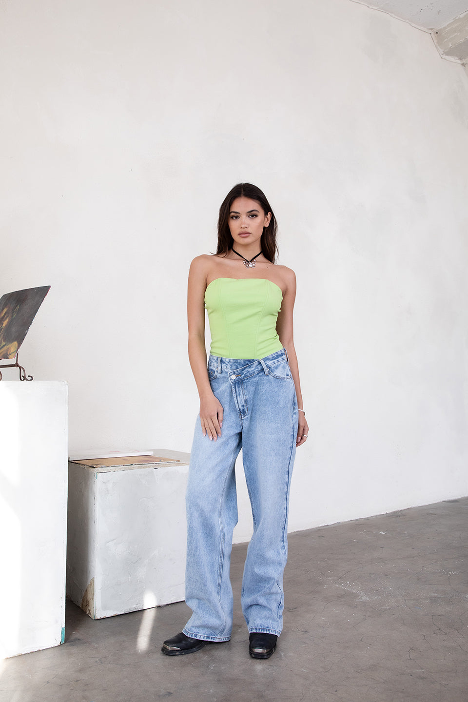 TIC TOC TH30024 JANICE Stretch Linen Corset Top in chartreuse features boned panel construction, double-lined fabric, and an exposed back zipper.