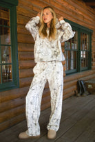 AVERY Light Woodland Camo  Fleece Classic Oversized Hoodie 
Extended Relaxed Fit 
Dropped Hem Shoulder
Kangaroo Pocket Design 
Thick Ribbed Cuffs and Bottom Hem 
Light Forest Woodland Camo  in Dusted Grey
Featured In Our New Cloud Fleece Fabric 
Back To School Western Rodeo Outfit Fashion Inspo

Cloud Fleece Key Features: 
Soft & Lightweight: Gentle on the skin with a breezy feel.
Midweight Warmth: Keeps you comfortable without overheating.
Drapey Design: Flows effortlessly for a flattering, laid-back look.