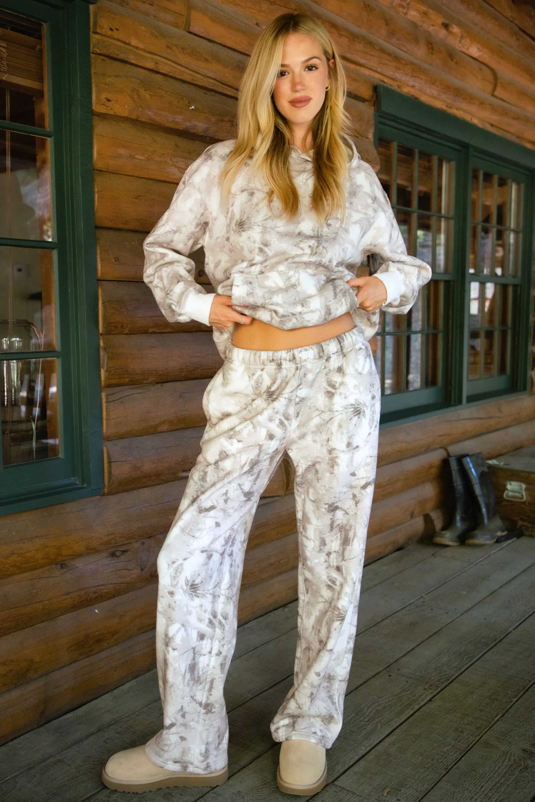 AVERY Light Woodland Camo Fleece Wide Leg Sweatpants
Classic Staple Straight Leg Jogger 
Mid Elasticated Waistband With Interior Drawcord 
Deep Reversible Side Pockets 
Wide Leg Fit with Ample Room 
Light Forest Woodland Camo in Dusted Grey
Featured In Our New Cloud Fleece Fabric 
Back To School Western Rodeo Outfit Fashion Inspo

Cloud Fleece Key Features: 
Soft & Lightweight: Gentle on the skin with a breezy feel.
Midweight Warmth: Keeps you comfortable without overheating.
Drapey Design: Flows effortless