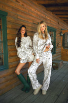 AVERY Light Woodland Camo Fleece Wide Leg Sweatpants
Classic Staple Straight Leg Jogger 
Mid Elasticated Waistband With Interior Drawcord 
Deep Reversible Side Pockets 
Wide Leg Fit with Ample Room 
Light Forest Woodland Camo in Dusted Grey
Featured In Our New Cloud Fleece Fabric 
Back To School Western Rodeo Outfit Fashion Inspo

Cloud Fleece Key Features: 
Soft & Lightweight: Gentle on the skin with a breezy feel.
Midweight Warmth: Keeps you comfortable without overheating.
Drapey Design: Flows effortless