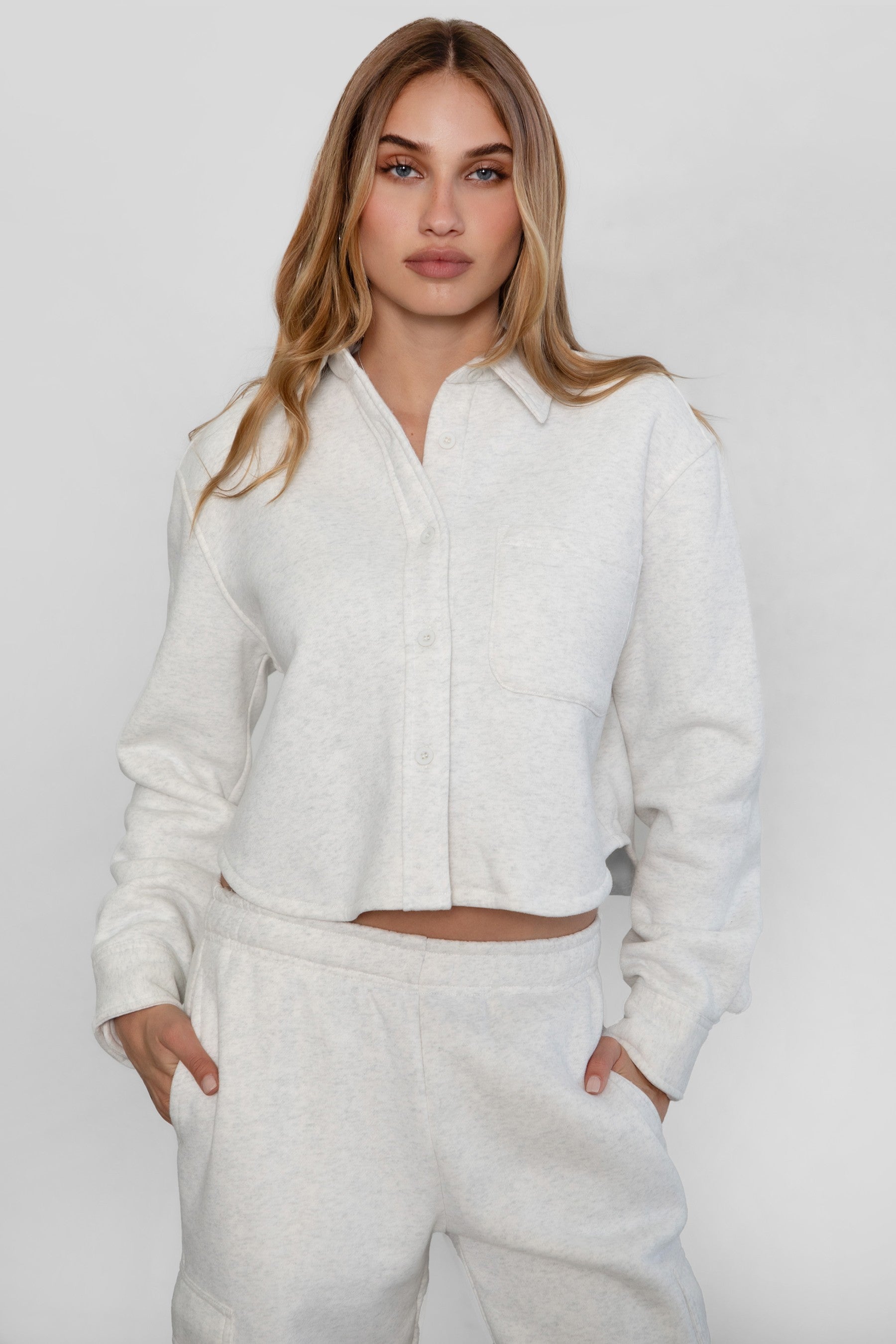 TIC TOC JENNIE cropped fleece shacket in heather white with button-up front and front pocket detail